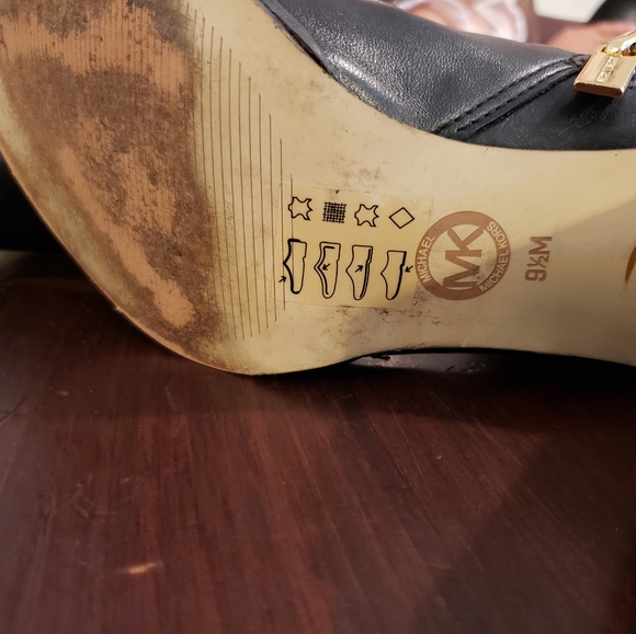 MK boots. No set price. Message with offer. - Picture 7 of 8